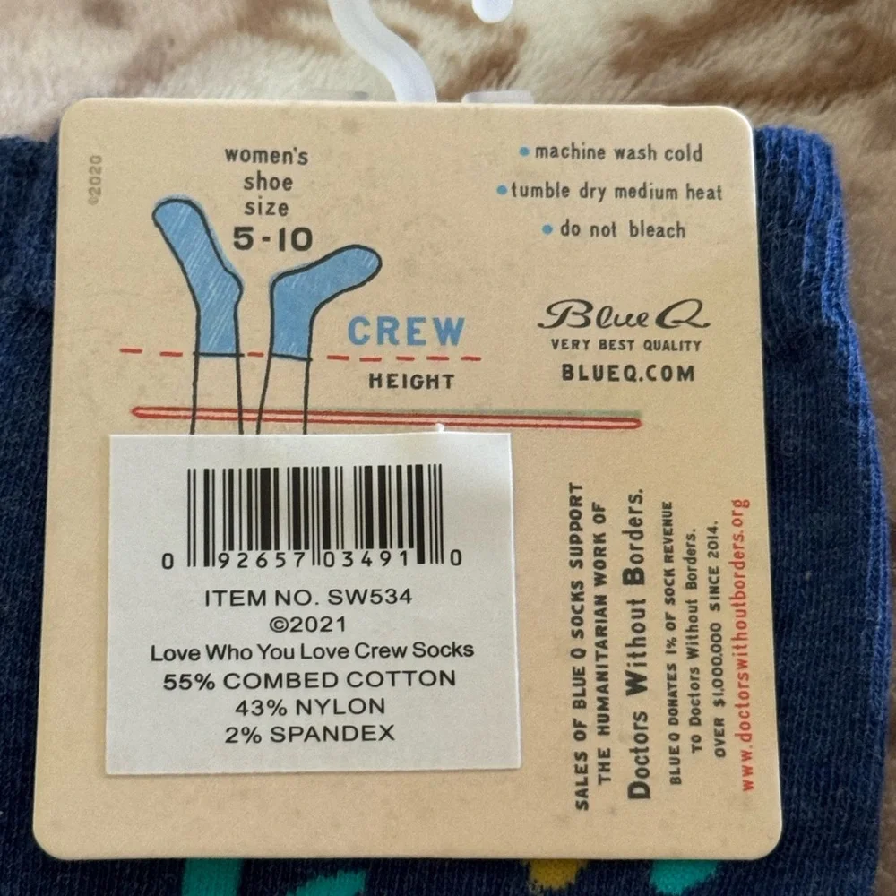 Blue Q women’s “Love Who You Love” colorful crew socks New With Tags